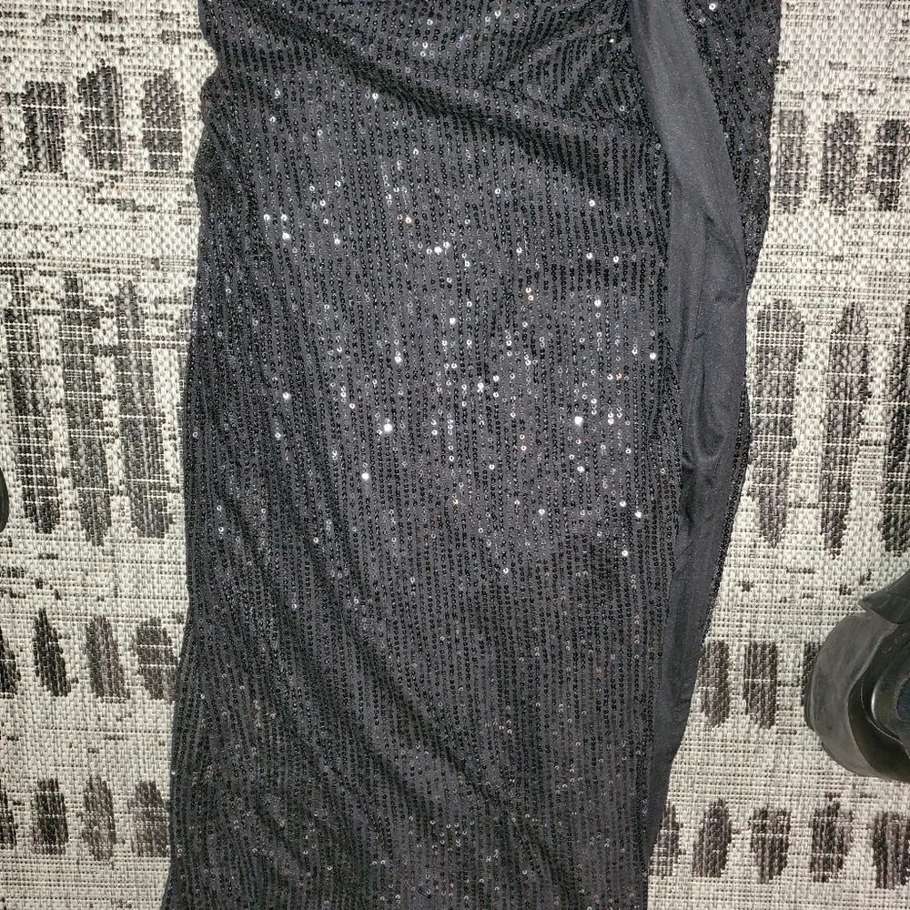 Dress - Picture 3 of 4
